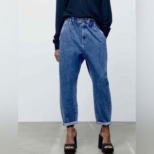 Zara paperbag baggy jeans, medium blue, good preowned condition. Size 4
